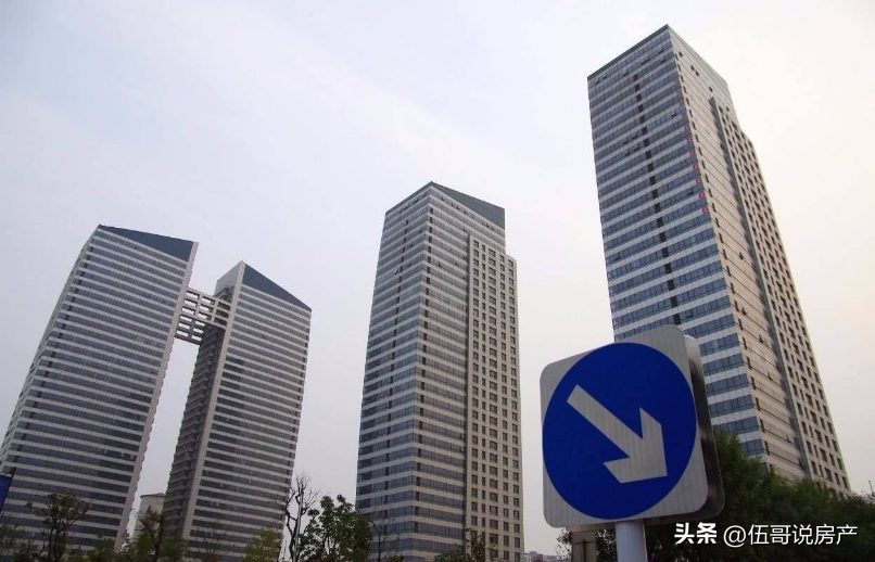 排队经济产生的原因_房地经济资讯_房地产是不是实体经济