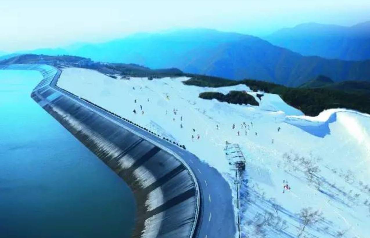 安吉滑雪温泉套票_安吉温泉滑雪_鄢陵花都温泉小镇住宿泡温泉套票