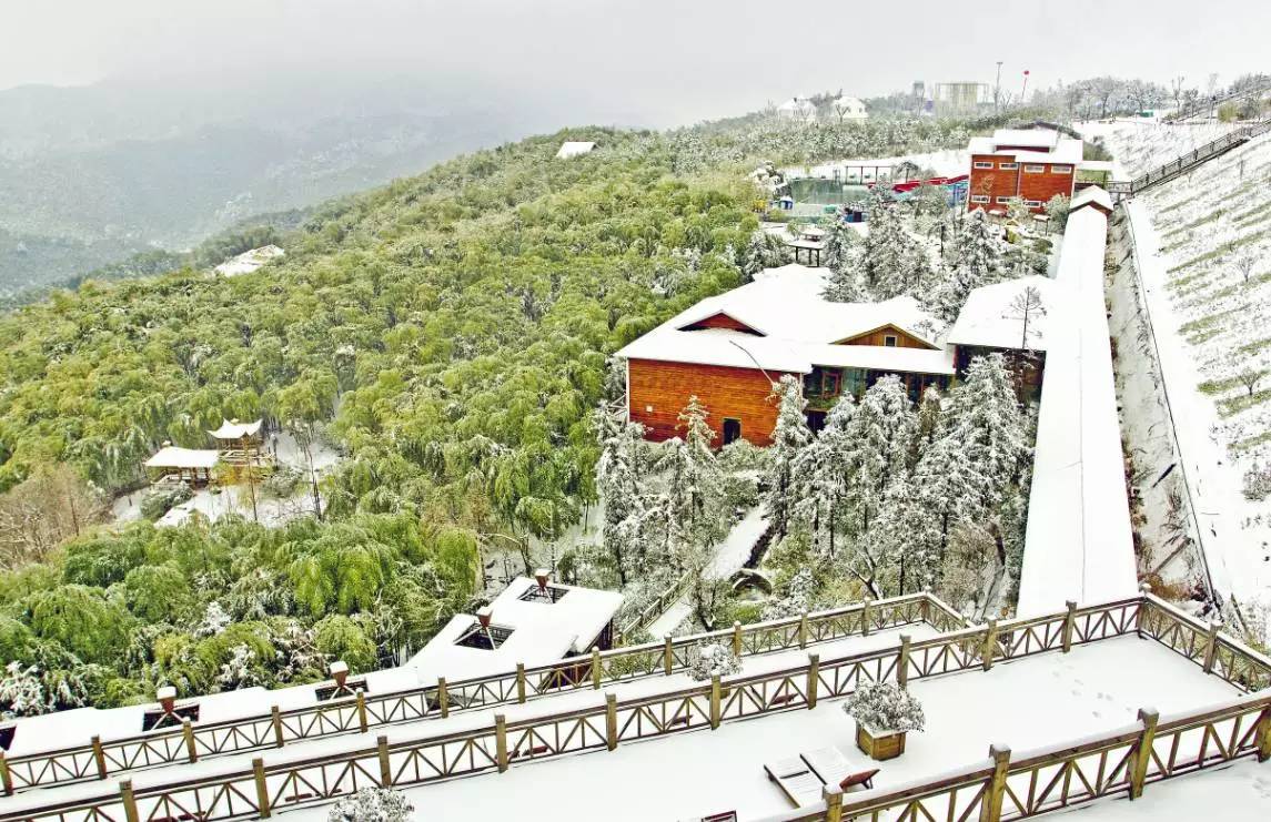 安吉滑雪注意事项_安吉滑雪温泉_安吉滑雪图片