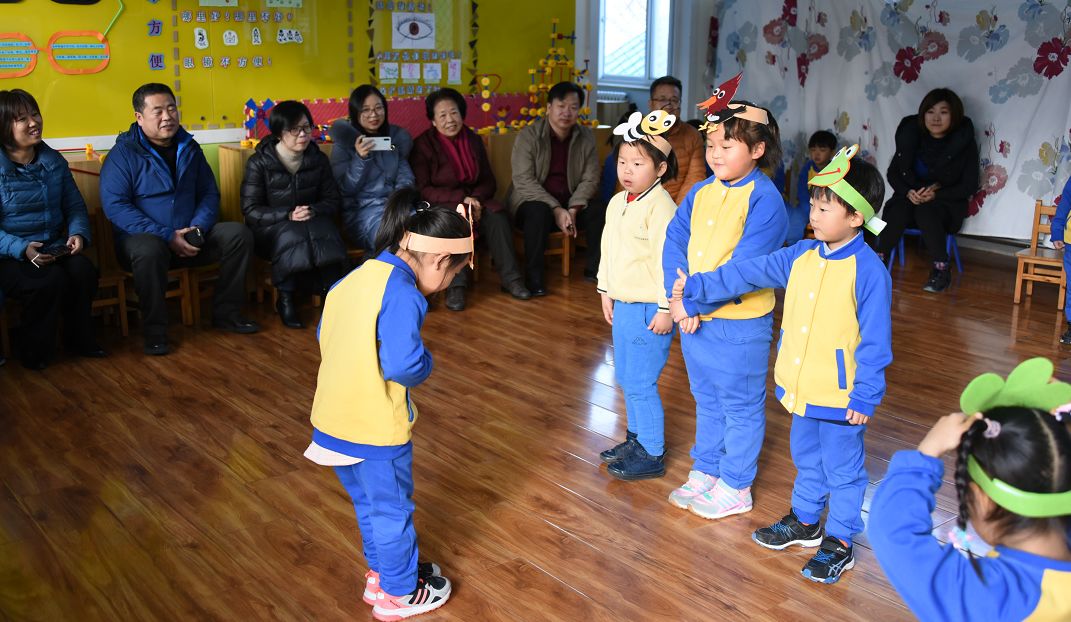 安吉幼儿园户外游戏_安吉幼儿园户外游戏材料特点_安吉幼儿园户外游戏