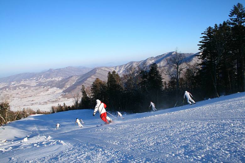 安吉滑雪_安吉滑雪场什么时候有雪_安吉滑雪温泉