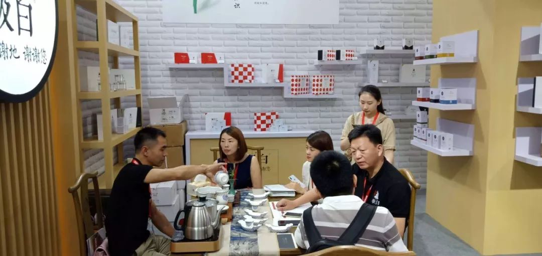 安吉白茶高端品牌_安吉白茶有哪些品牌_安吉白茶 福鼎白茶