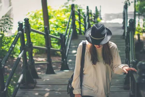 房地中介属于房地产业吗_中国房地产业协会产业协作委员会_房地产属于什么产业