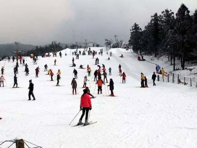 安吉江南天池 滑雪场_安吉的江南天池滑雪场_安吉江南天池滑雪
