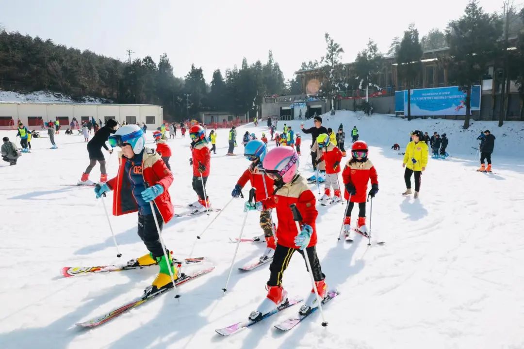 安吉滑雪场交通路线_杭州到安吉滑雪场_安吉滑雪场怎么坐车
