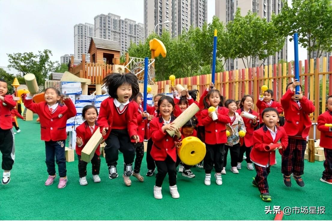 安吉户外建构区和表演_安吉游戏建构区总结分享ppt_安吉游戏建构区的分析与观察