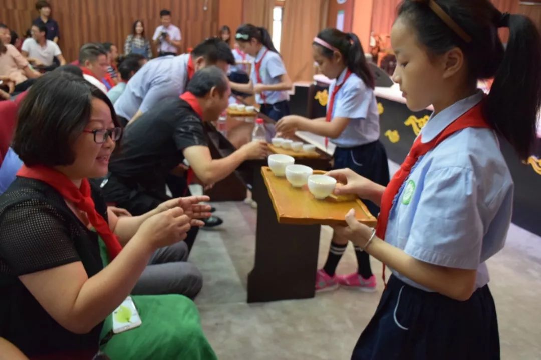 安吉 学校_安吉学校事件_安吉学校食堂