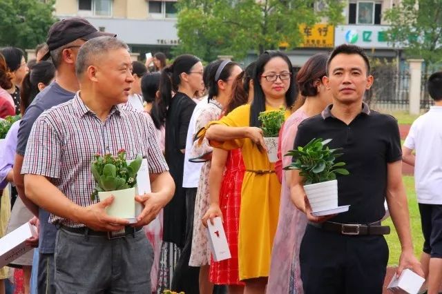 安吉学校食堂_安吉学校事件_安吉 学校