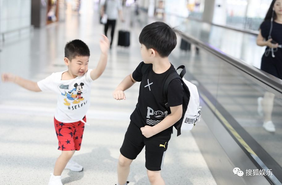 小鱼儿和安吉的综艺节目_安吉小鱼儿图片_安吉小鱼儿长大视频