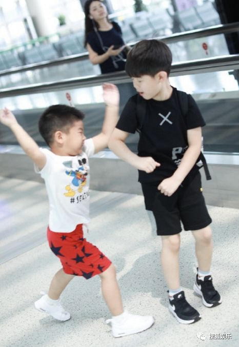 安吉小鱼儿长大视频_安吉小鱼儿图片_小鱼儿和安吉的综艺节目