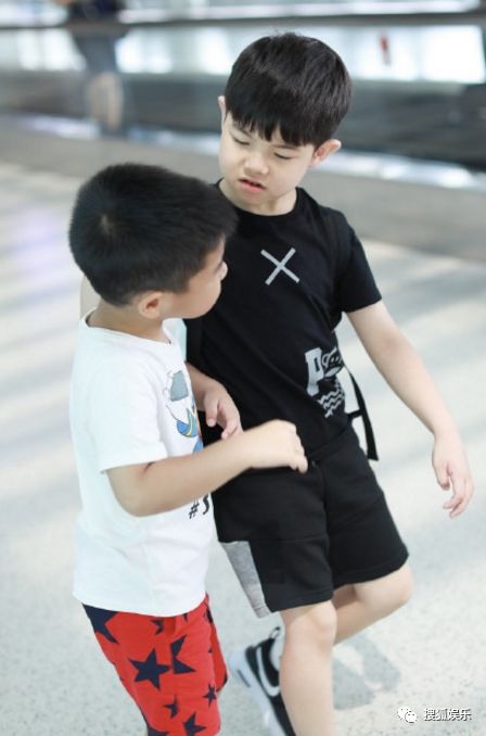 小鱼儿和安吉的综艺节目_安吉小鱼儿图片_安吉小鱼儿长大视频