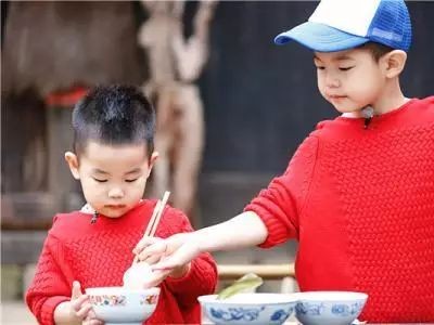 安吉小鱼儿图片 你发火不是因为孩子做错了什么，而是你的错