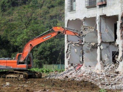 农村荒地是市民自建房的突破口，这句话对吗？