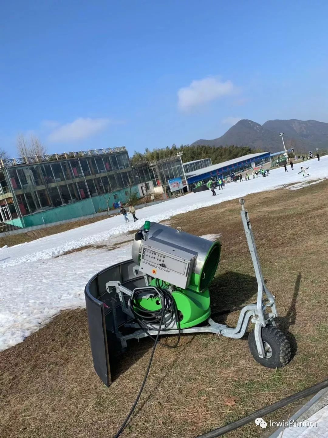 滑雪湖州安吉哪里好_湖州安吉滑雪场_湖州安吉滑雪开放时间