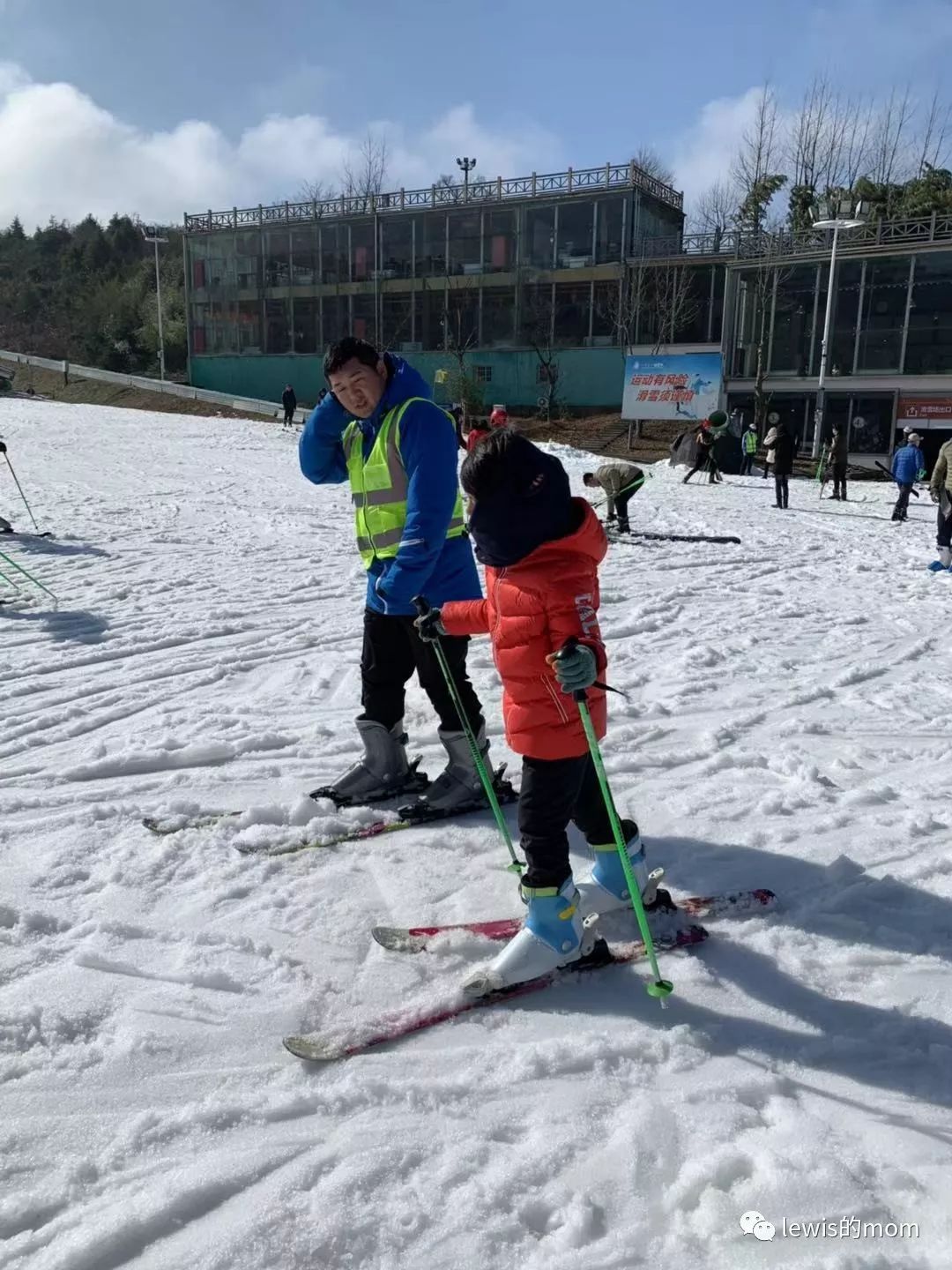 湖州安吉滑雪开放时间_滑雪湖州安吉哪里好_湖州安吉滑雪场