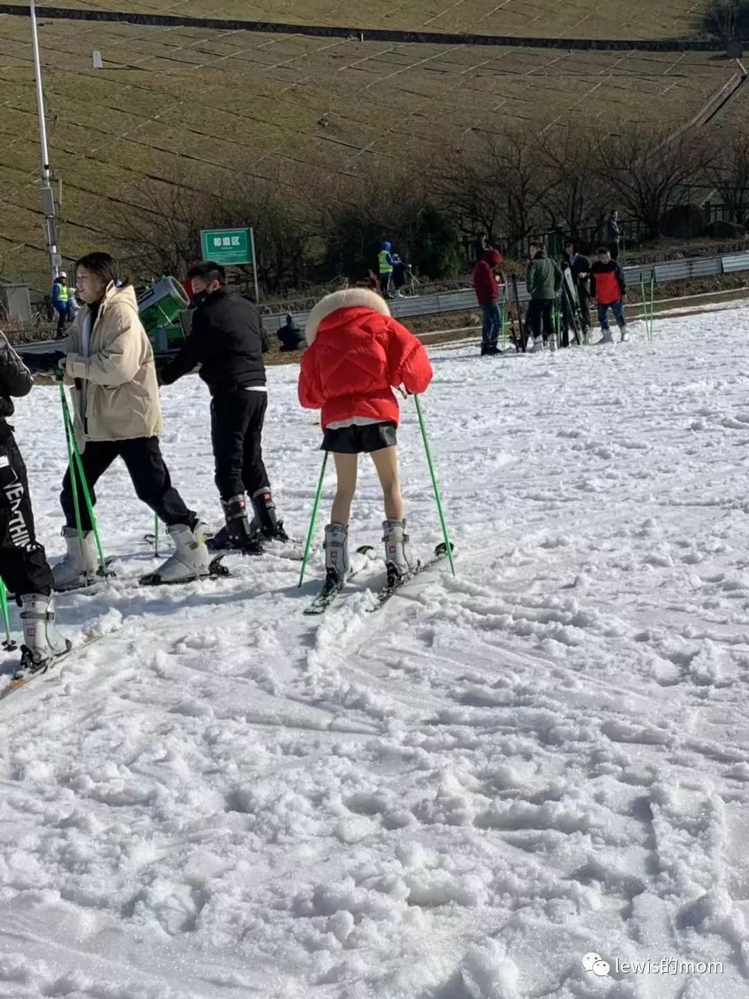 滑雪湖州安吉哪里好_湖州安吉滑雪开放时间_湖州安吉滑雪场