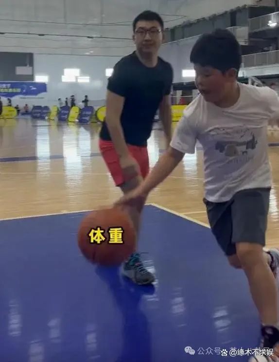 安吉小鱼儿甜甜_小鱼儿和安吉的视频_爸爸去哪儿安吉小鱼儿