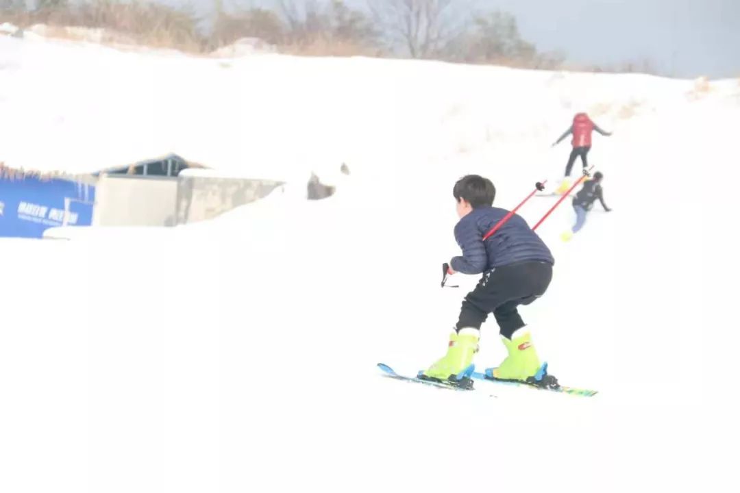 安吉滑雪装备_安吉滑雪冷不冷_安吉滑雪场什么时候有雪