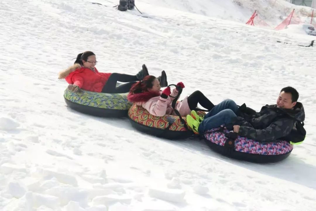 安吉滑雪场什么时候有雪_安吉滑雪装备_安吉滑雪冷不冷