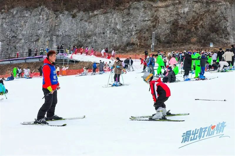 安吉滑雪场长度_安吉滑雪场什么时候有雪_安吉滑雪装备