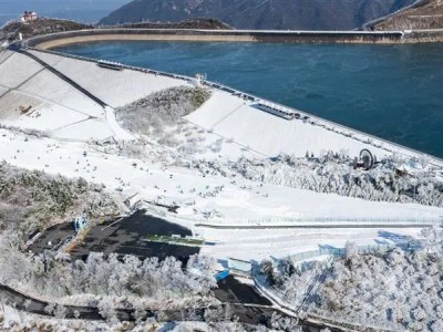 长三角室外滑雪场的第一场人造雪