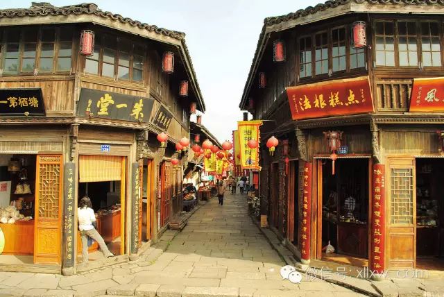 安吉荷花塘小区_安吉荷花山 酒店_安吉荷花山景区