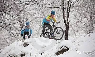 滑雪湖州安吉哪里好_湖州安吉滑雪场_滑雪湖州安吉哪里好玩