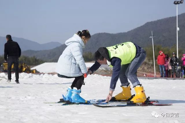 滑雪湖州安吉哪里好玩_滑雪湖州安吉哪里好_湖州安吉滑雪场