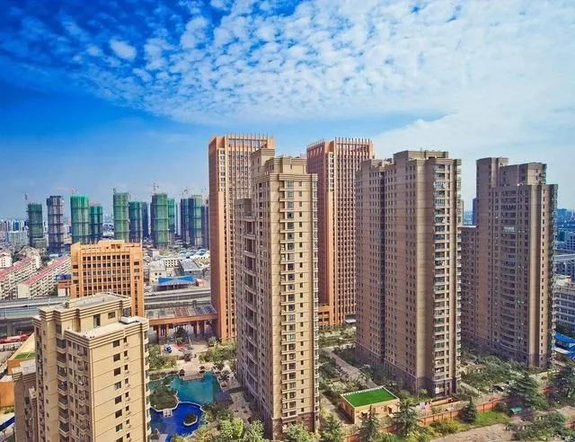房地产户外广告语_房地产楼盘户外广告宣传都用那些话_房地产户外广告