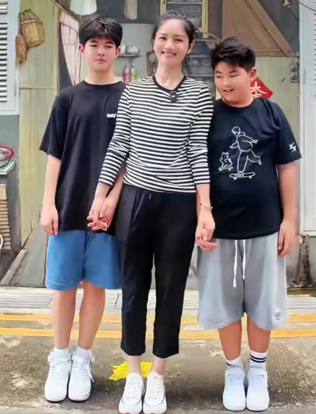 安吉胡可立_安吉说胡可都四十多了_胡可家的安吉几岁了