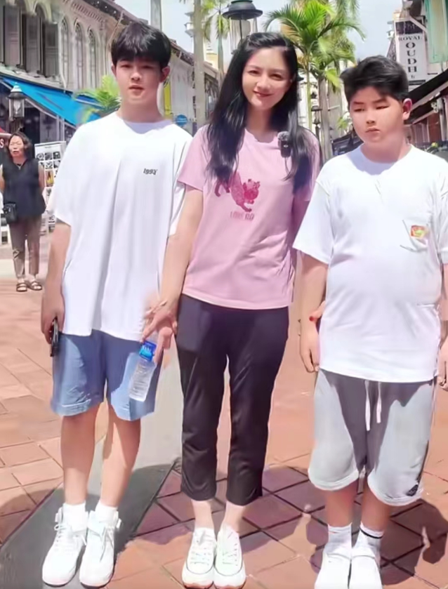 安吉胡可立_安吉说胡可都四十多了_胡可家的安吉几岁了
