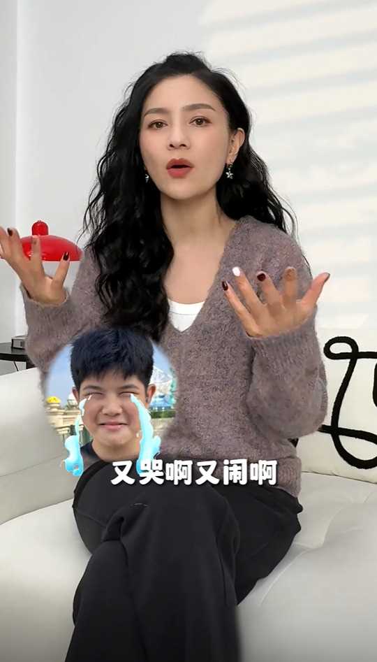 胡可家的安吉几岁了_胡可晒出安吉近照_安吉胡可立