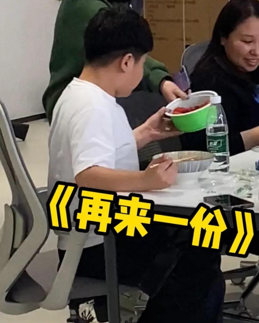 胡可晒出安吉近照_胡可家的安吉几岁了_安吉说胡可都四十多了