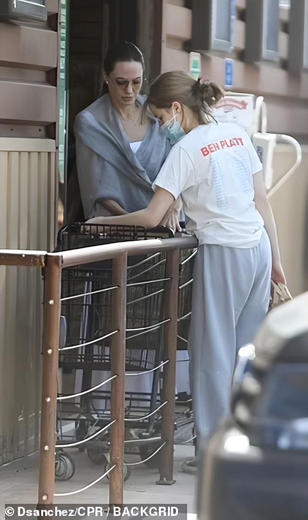 安吉朱丽娜的电影_安吉朱丽娜_安朱丽娜朱莉露下面