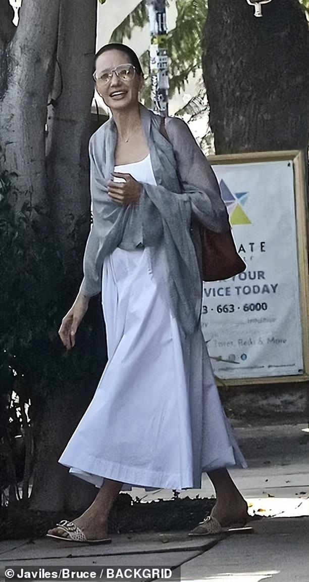 安吉朱丽娜的电影_安朱丽娜朱莉露下面_安吉朱丽娜