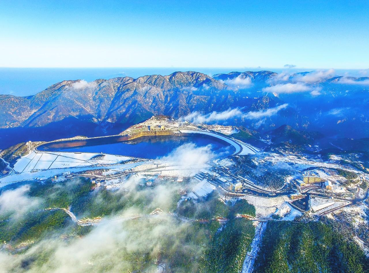 安吉滑雪泡温泉_安吉滑雪温泉套票_温泉滑雪安吉套票多少钱