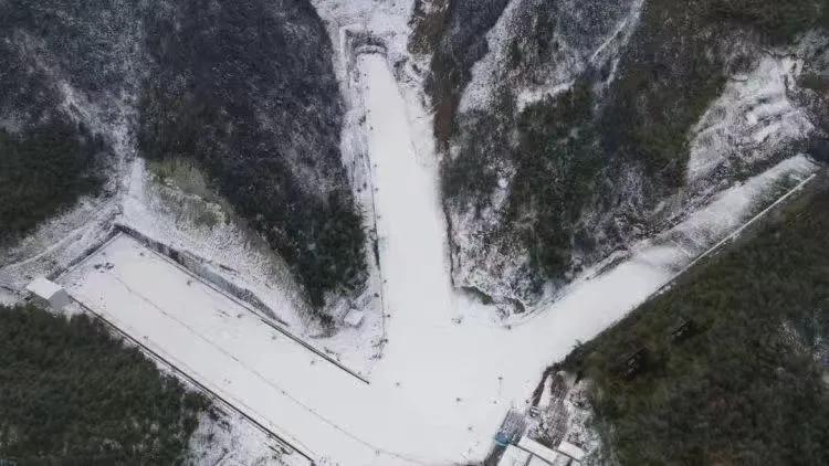 安吉江南滑雪场雪道图_安吉江南天池滑雪攻略_安吉到江南天池滑雪场