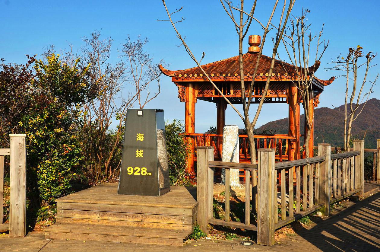 安吉漂流大峡谷_安吉藏龙百瀑漂流_安吉的藏龙瀑布