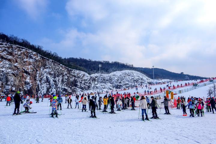 安吉到滑雪场_安吉江南滑雪场旅游攻略_安吉到江南天池滑雪场