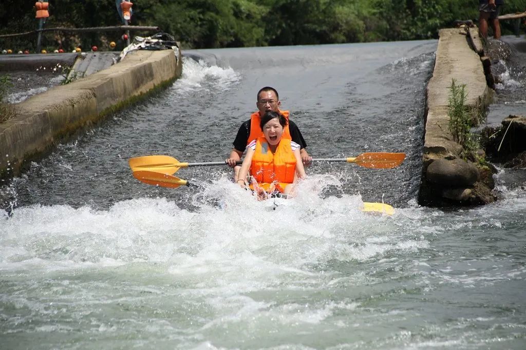 安吉漂流旅游团_安吉漂流跟团_安吉旅游漂流怎么玩