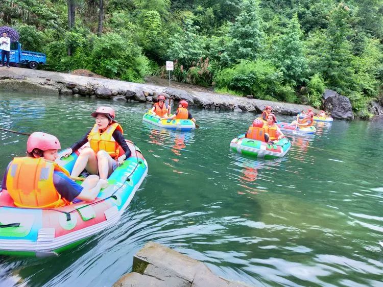 安吉旅游漂流怎么玩_安吉漂流旅游团_安吉漂流跟团