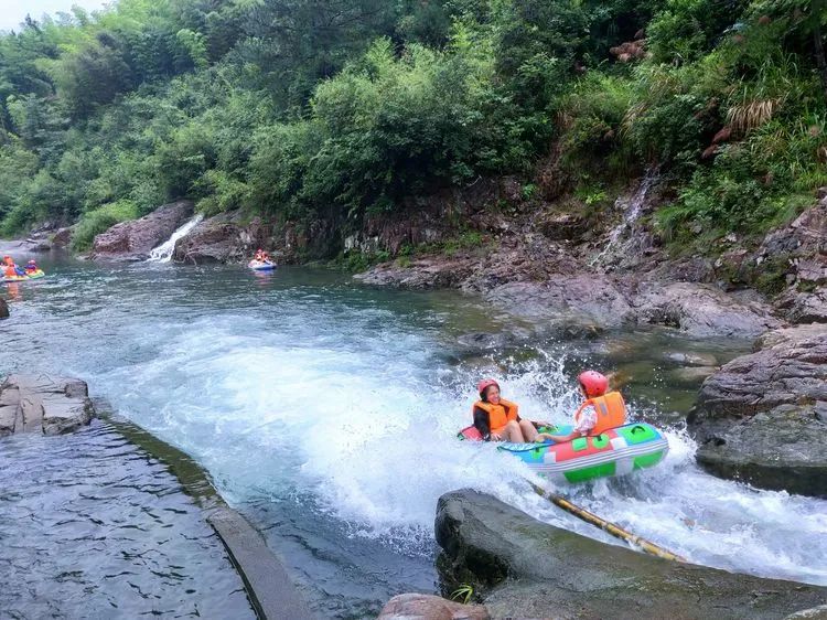 安吉漂流旅游团_安吉漂流跟团_安吉旅游漂流怎么玩