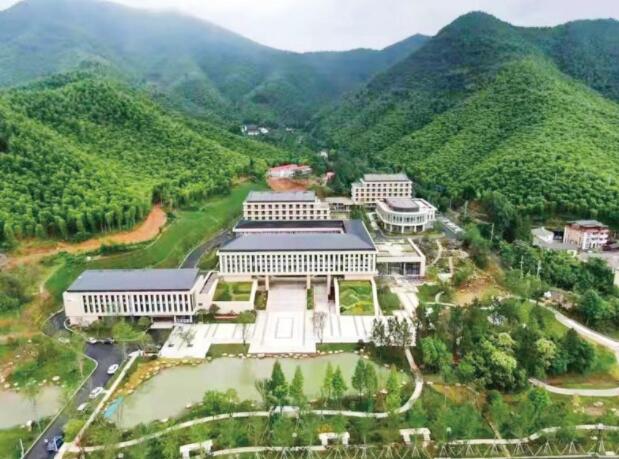 安吉深溪云庐住宿怎么样_安吉朱丽娜霓裳情挑百度云_安吉一半云舍