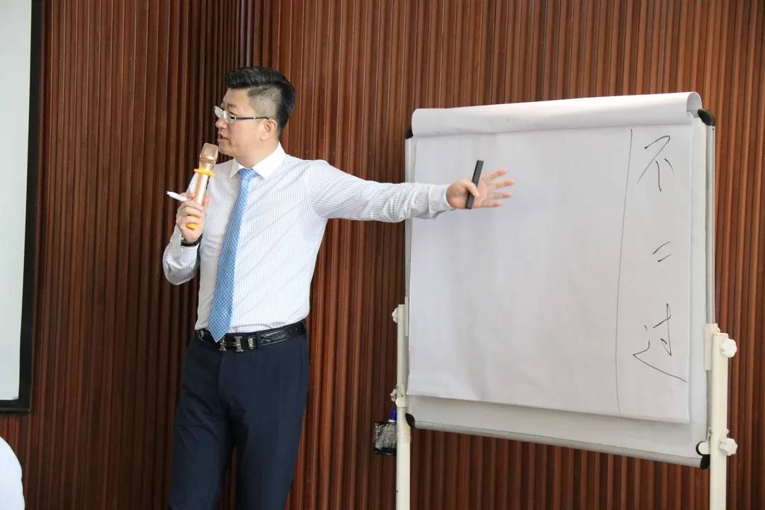 清华大学实战型房地产总裁班深圳_清华房地产总裁商会简介_清华大学房地产总裁班