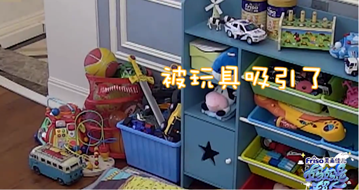 安吉三打小鱼儿视频_小鱼儿和安吉的综艺节目_安吉小鱼儿2020视频