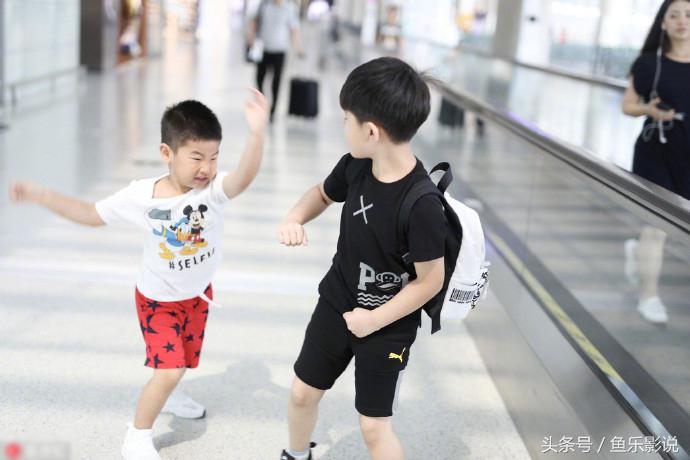 小鱼儿安吉打架_小鱼儿和安吉的综艺节目_安吉三打小鱼儿视频