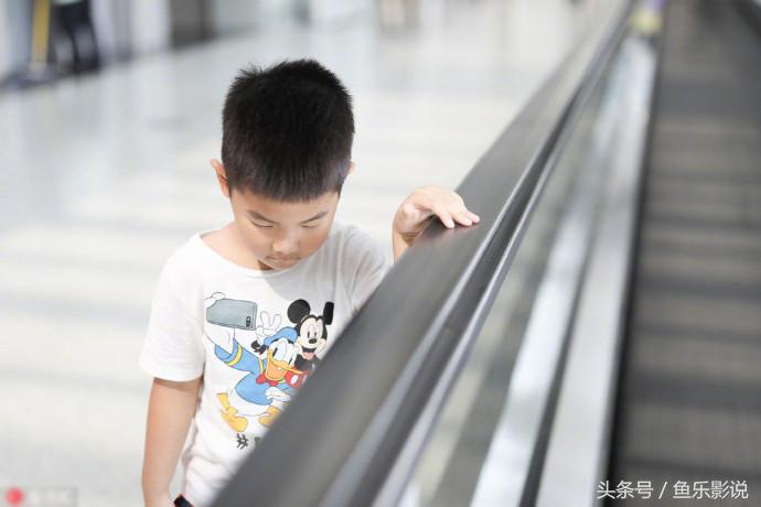 安吉三打小鱼儿视频_小鱼儿安吉打架_小鱼儿和安吉的综艺节目