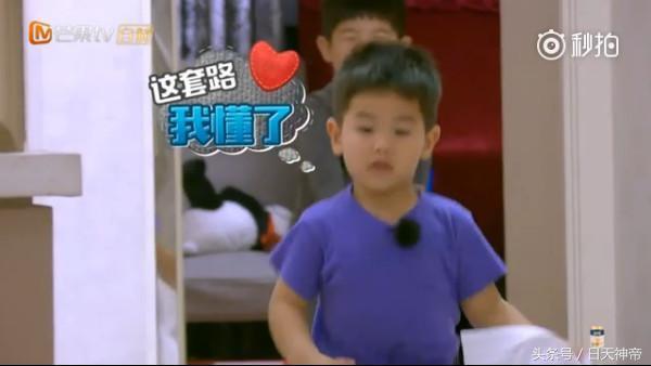 小鱼儿安吉打架_安吉打小鱼儿搞笑视频_安吉三打小鱼儿视频