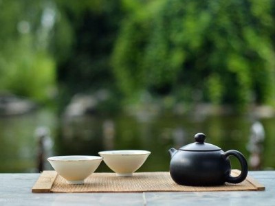 夏季喝茶避暑，如何辨识正宗安吉白茶？看这里
